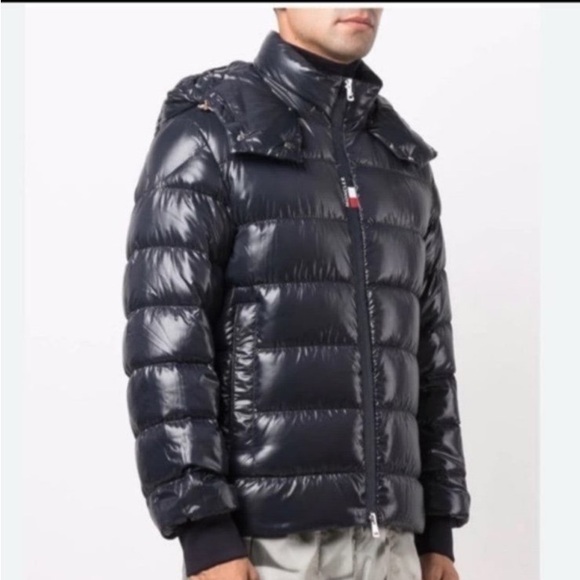 Moncler Cuvellier Guibbotto Men’s Navy Puffer Jacket TG4